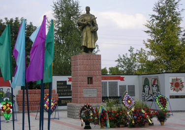 Кегичевка, памятник неизвестному солдату