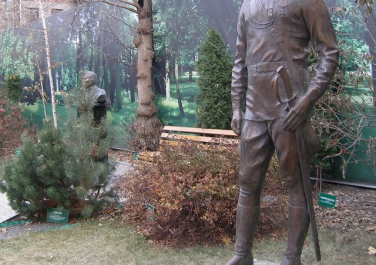 Памятник Николаю Гумилеву  (Харьков)