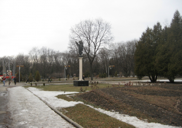 Памятник Архангелу Михаилу