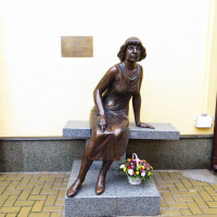 Памятник Марине Цветаевой, ул. Максимилиановская, 18 (Харьков)