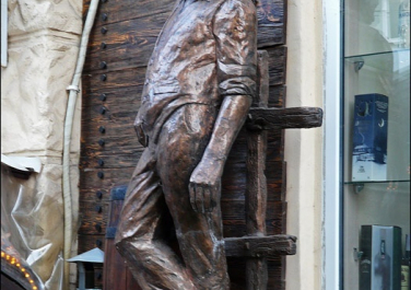 Памятник Эрнесту Хемингуэю 